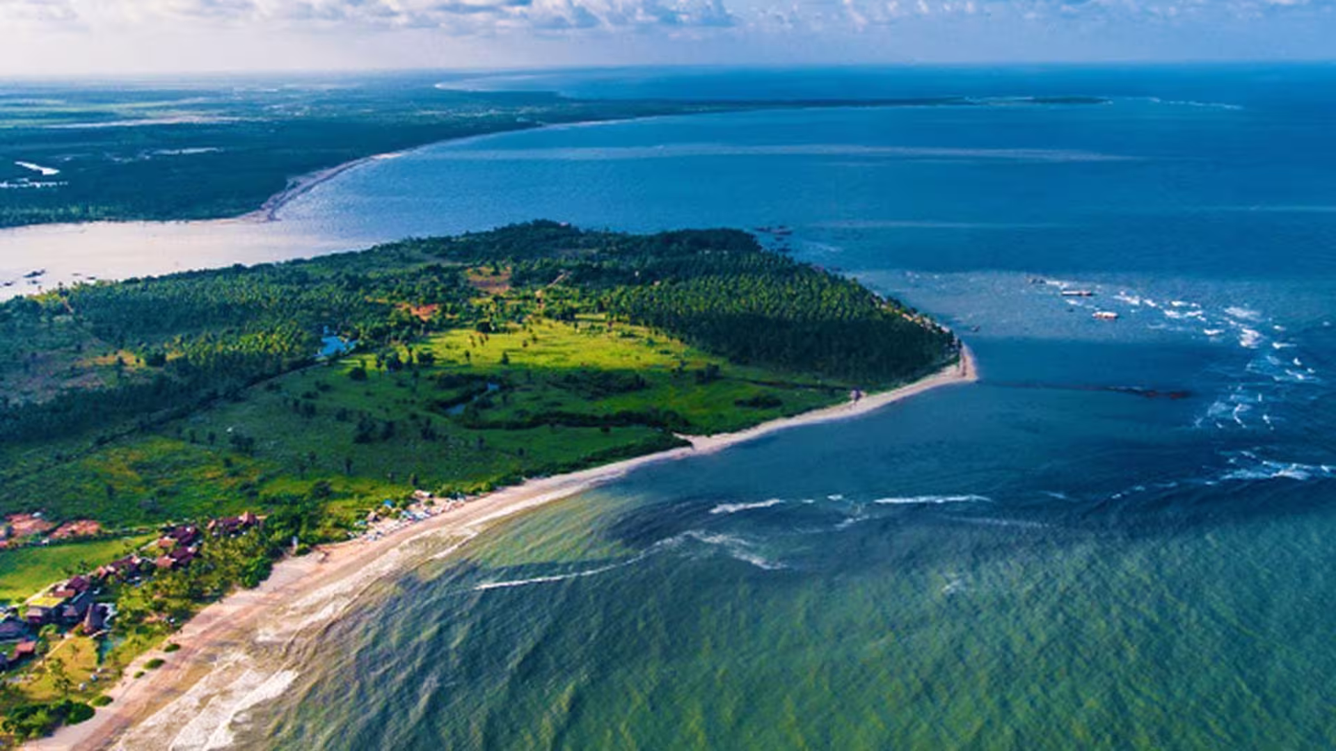 World's Longest Shallow Reef Coastline