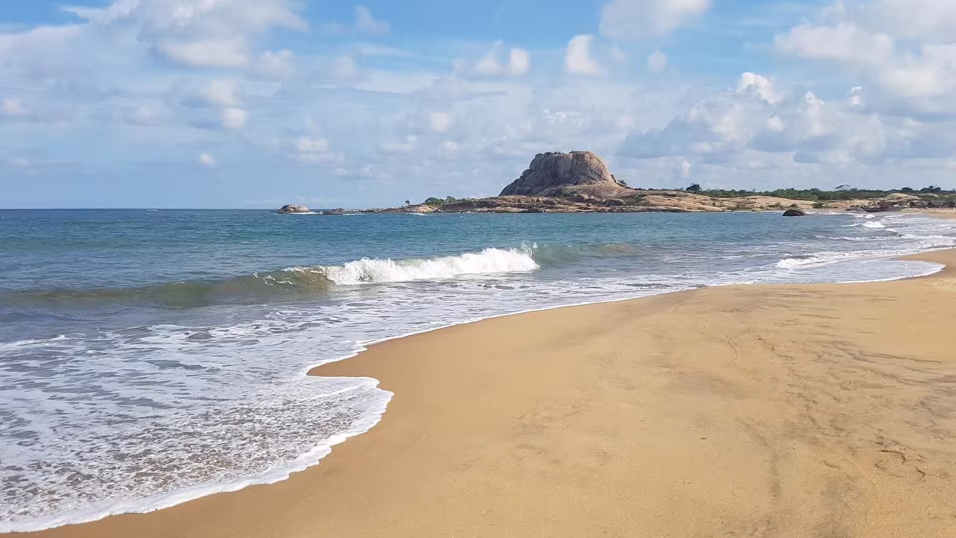 Patanangala Beach - Coastal Wildlife Interface